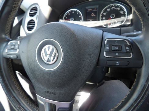 Used 2016 Volkswagen Tiguan S AWD/4WD image 13