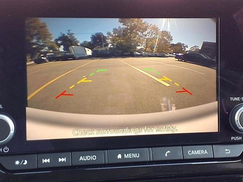 Used 2024 Nissan Pathfinder SV image 26