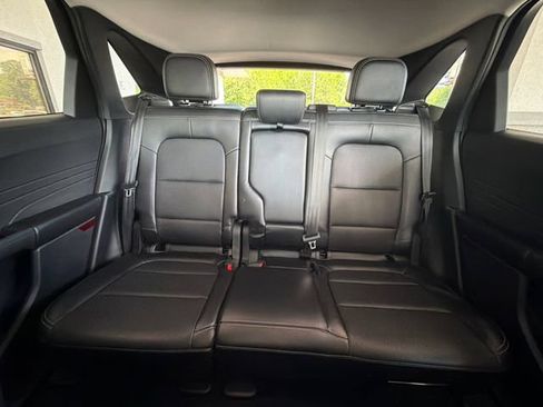 Used 2022 Ford Escape SEL FWD image 16