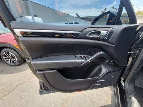 Used 2015 Porsche Cayenne Diesel AWD/4WD image 21