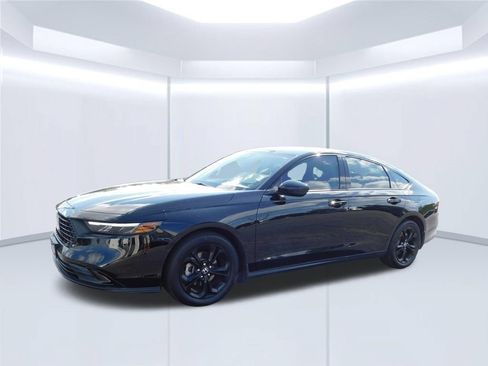 Used 2025 Honda Accord SE image 7