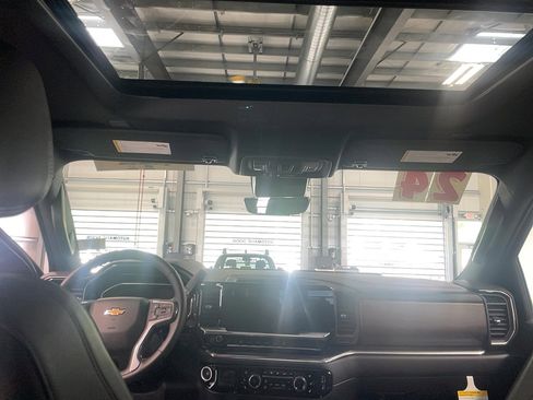 Used 2024 Chevrolet Silverado 3500 High Country w/ Technology Package image 16