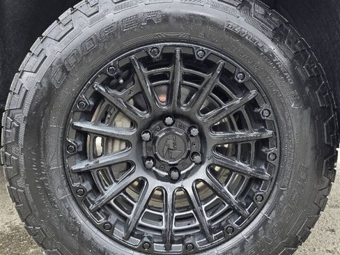 Used 2024 GMC Sierra 1500 Pro AWD/4WD image 9