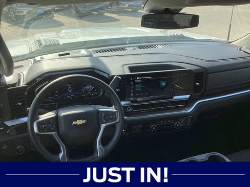 Used 2025 Chevrolet Silverado 2500 LT w/ Convenience Package image 5