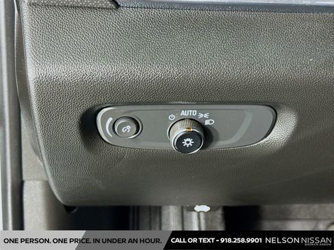 Used 2024 Chevrolet Traverse Premier w/ Redline Edition AWD/4WD image 10