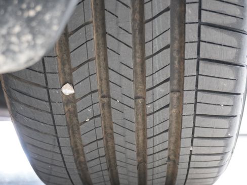 Used 2018 Chrysler 300 S w/ 300S Premium Group image 31