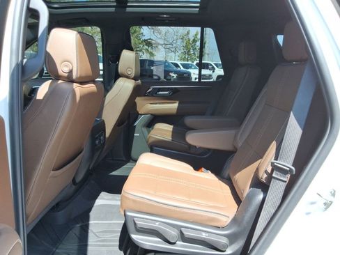 Certified 2025 Chevrolet Tahoe High Country AWD/4WD image 20