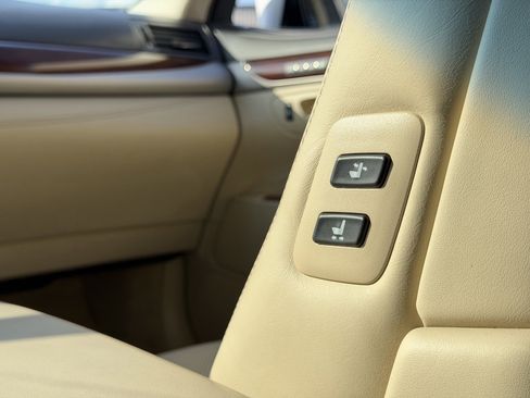 Used 2016 Lexus LS 460 AWD w/ Comfort Package image 33