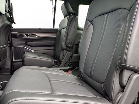 New 2025 Jeep Wagoneer L Series II w/ Convenience Group I image 30