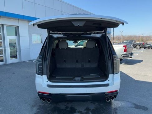 Certified 2025 Chevrolet Suburban Z71 w/ Z71 Off-Road Package image 19