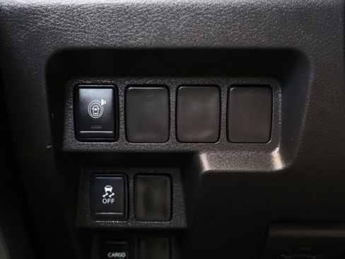 Used 2022 Nissan Frontier SV w/ Technology Package RWD image 19