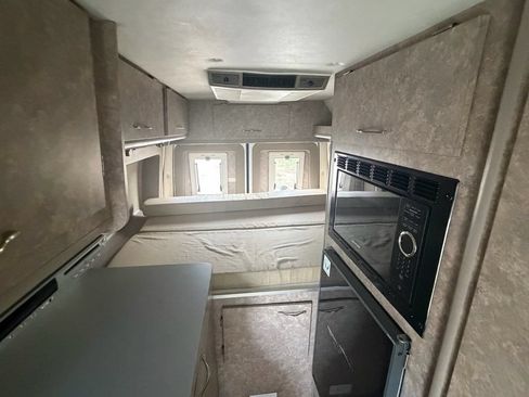 Used 2005 Dodge Sprinter 2500 w/ PWR Convenience Group RWD image 23