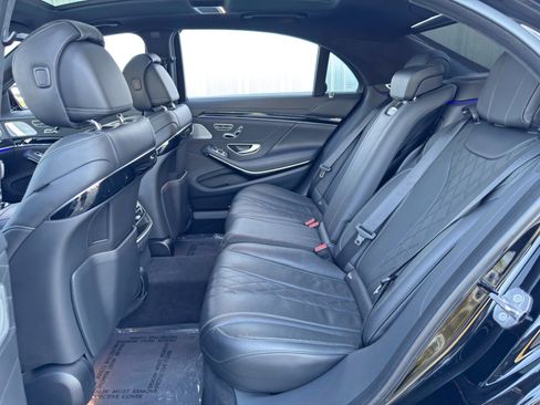 Used 2018 Mercedes-Benz S 560 Sedan w/ AMG Line Exterior image 40