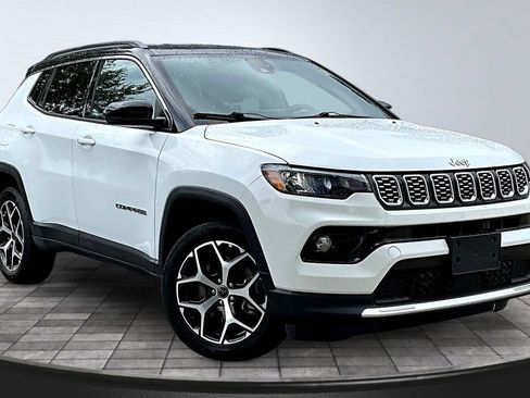 Used 2025 Jeep Compass Limited AWD/4WD image 3