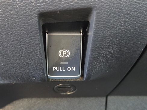 Used 2024 Nissan Ariya FWD image 27