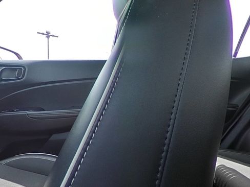Certified 2023 Hyundai Venue Limited FWD image 31