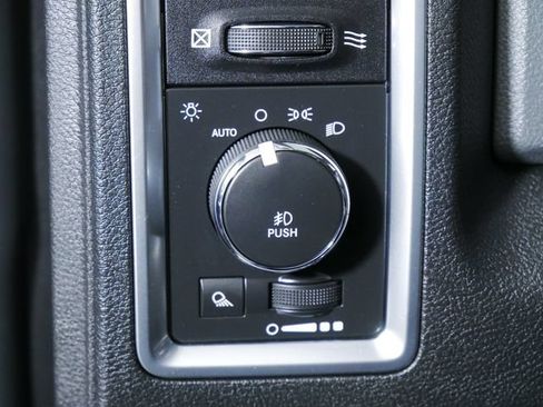 Used 2017 RAM 1500 Big Horn AWD/4WD image 24