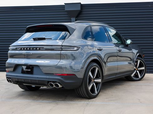 New 2026 Porsche Cayenne S image 7