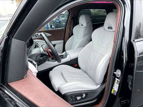 Used 2025 BMW XM image 26