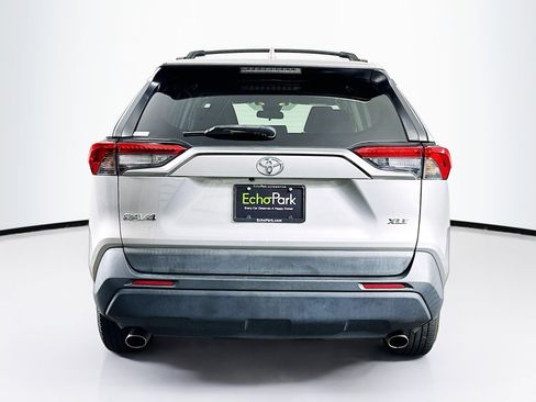 Used 2021 Toyota RAV4 XLE image 7