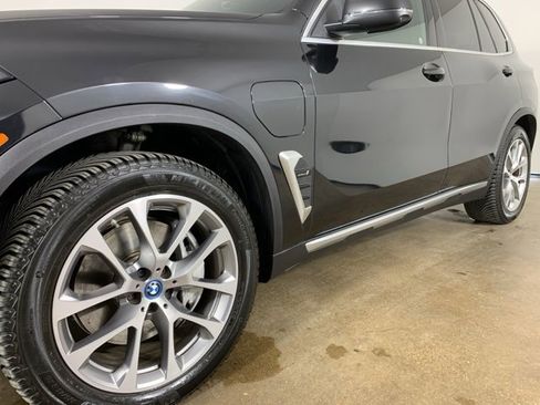 Used 2024 BMW X5 xDrive50e w/ Premium Package image 2