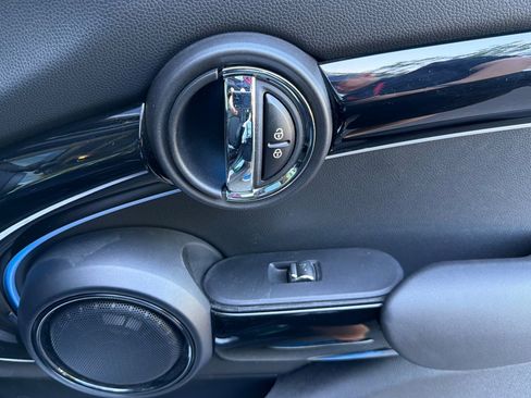 Used 2017 MINI Cooper S image 21