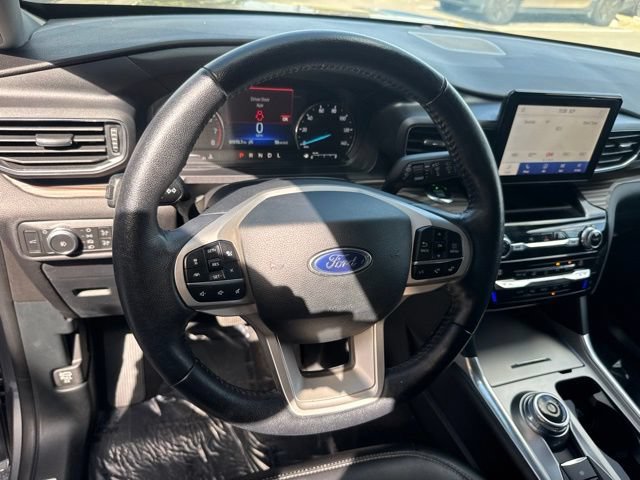 Used 2021 Ford Explorer Limited w/ Equipment Group 301A AWD/4WD image 11