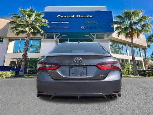 Used 2022 Toyota Camry SE image 6