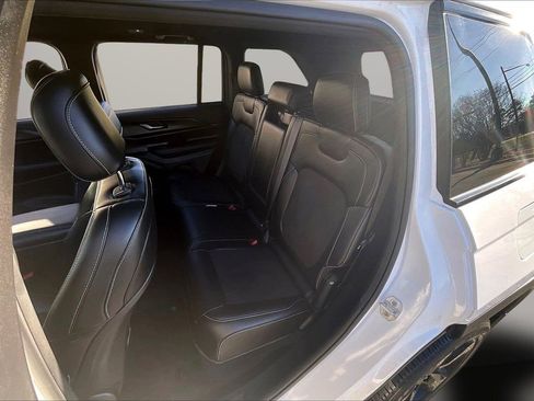 Certified 2023 Jeep Grand Cherokee Altitude image 22