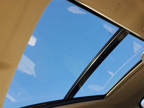 Certified 2023 Acura MDX FWD w/ Technology Package image 32