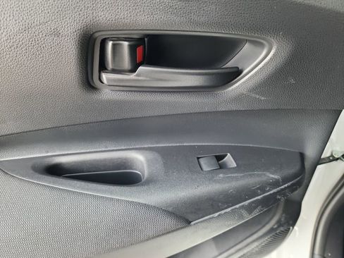 Used 2025 Toyota Corolla LE FWD image 38