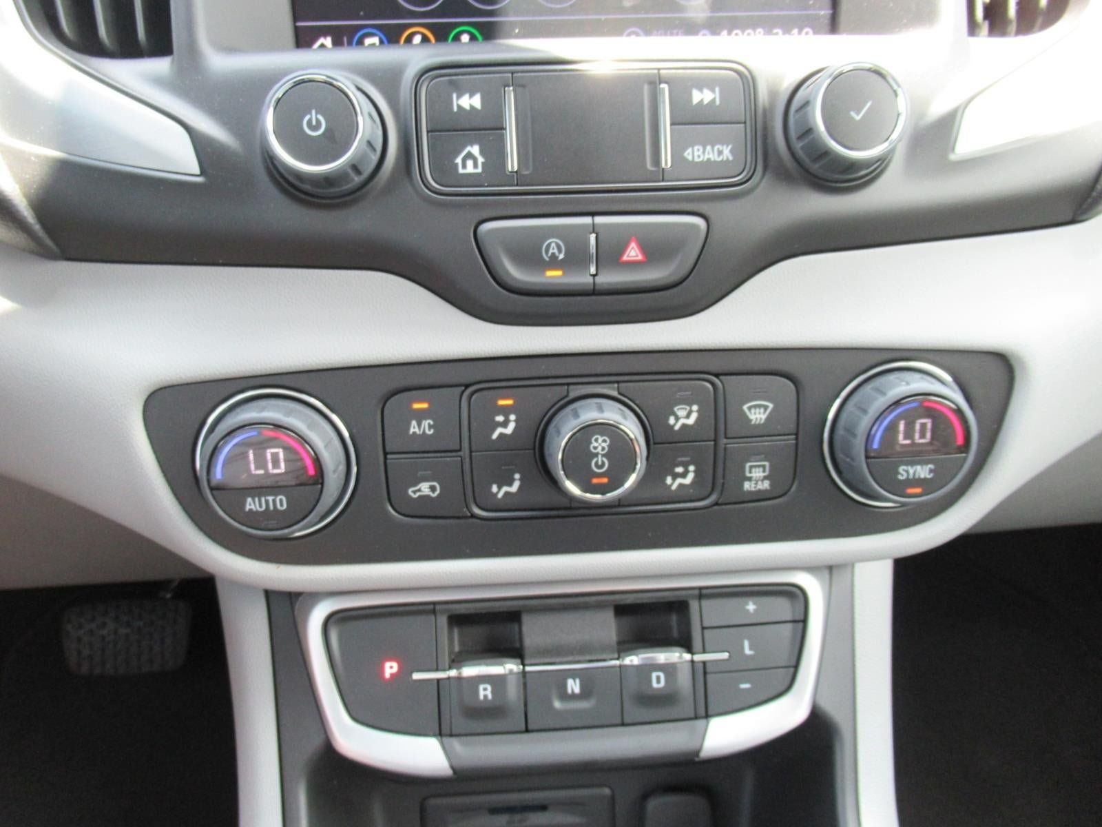 Used 2023 GMC Terrain SLT FWD image 27