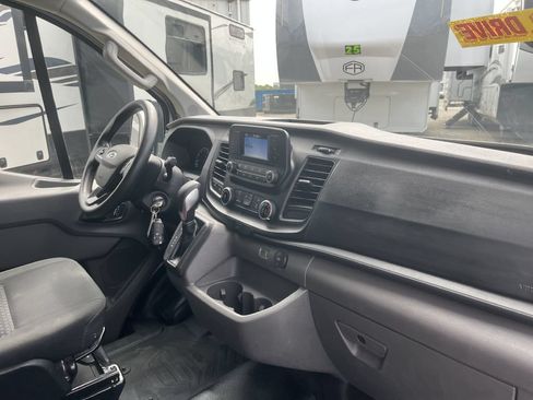 Used 2024 Ford Transit 250 Low Roof AWD w/ Exterior Upgrade Package image 25