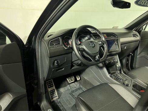 Used 2020 Volkswagen Tiguan SE R-Line AWD/4WD image 23