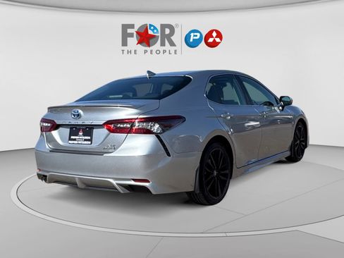 Used 2022 Toyota Camry XSE w/ Navigation Upgrade Package FWD image 5