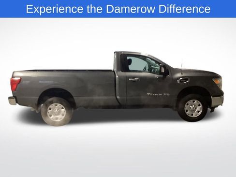 Used 2017 Nissan Titan SV image 7