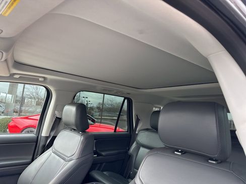 Used 2025 Ford Expedition Active image 8