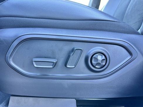 New 2025 Jeep Grand Cherokee L Altitude image 10