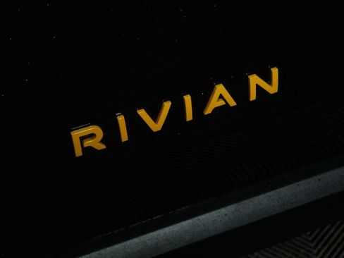 Used 2022 Rivian R1T Adventure AWD/4WD image 11