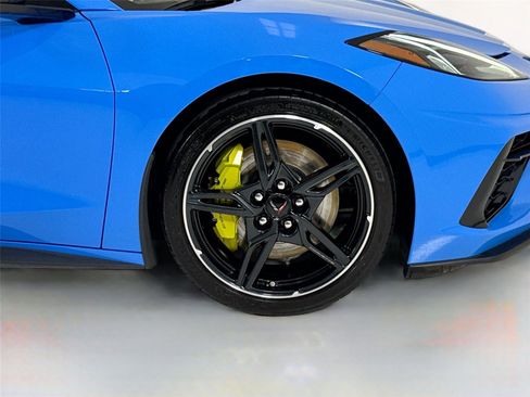 Used 2021 Chevrolet Corvette Stingray Premium Cpe w/ Z51 Performance Package RWD image 39