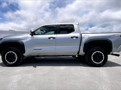 Used 2024 Toyota Tacoma TRD Off-Road AWD/4WD image 3