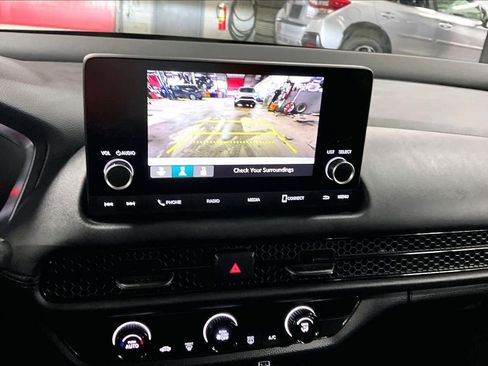 Used 2025 Honda HR-V LX image 27