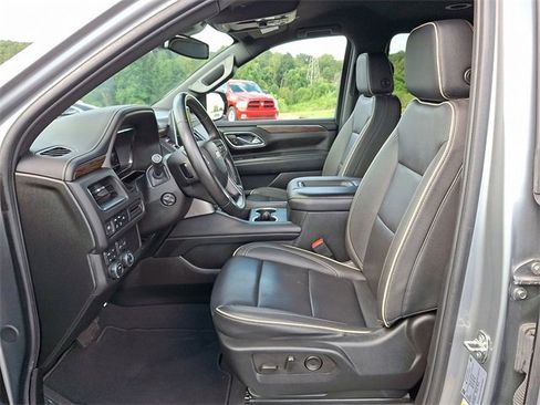 Used 2024 Chevrolet Suburban Premier image 11