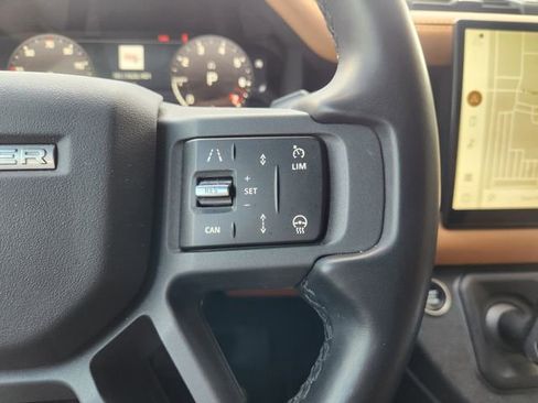Used 2024 Land Rover Defender 130 X-Dynamic SE image 29