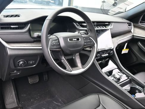 New 2025 Jeep Grand Cherokee L Limited image 14