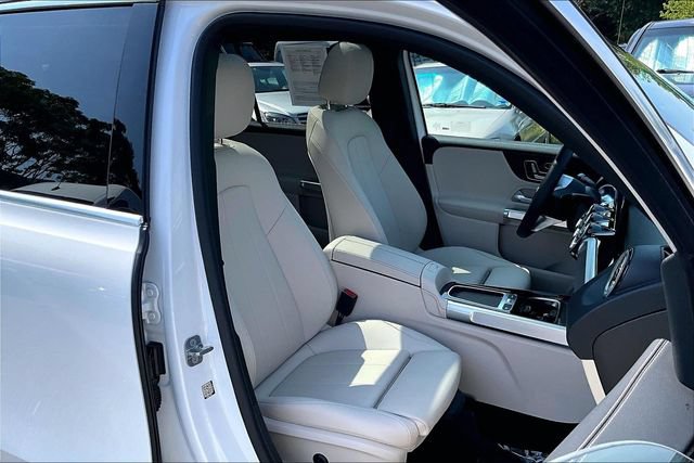 Used 2026 Mercedes-Benz GLB 250 4MATIC image 7
