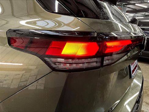 New 2026 Volkswagen Tiguan SE R-Line image 25