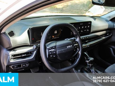 Used 2025 Kia K4 FWD image 22
