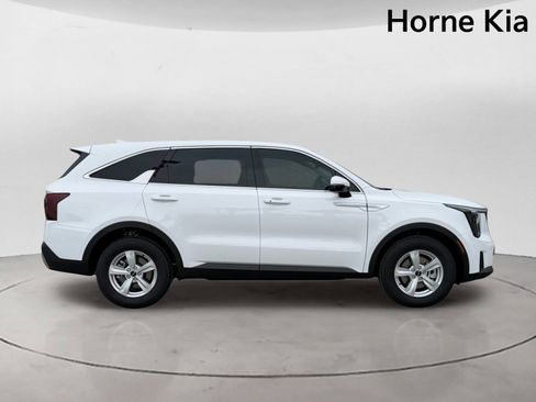 New 2026 Kia Sorento LX FWD image 3