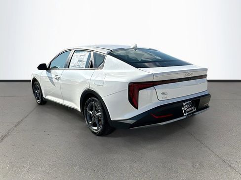 New 2025 Kia K4 LXS image 5